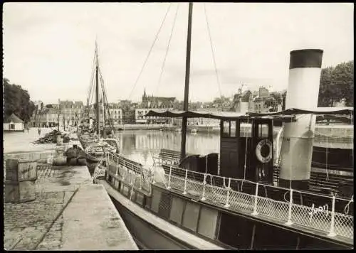CPA Vannes Fotokarte Hafen und Dampfer 1943