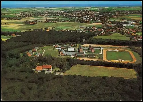 Esens Nordsee Niedersächsische Heimschule vom Flugzeug aus, Fliegeraufnahme 1977