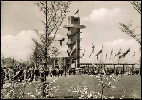 Ansichtskarte Hannover Messegelände Turm Besucher 1964