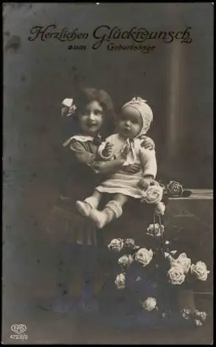 Ansichtskarte  Geburtstag Birthday Mädchen mit Baby und Rosen 1914