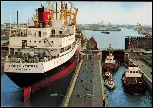Ansichtskarte Bremerhaven Blick auf Doppelschleuse Schiff INDIAN VENTURE 1977
