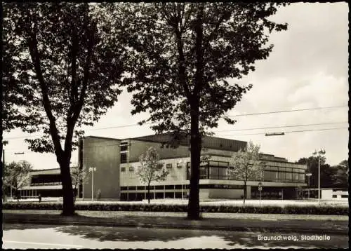 Ansichtskarte Braunschweig Blick von der Straße auf die Stadthalle 1964