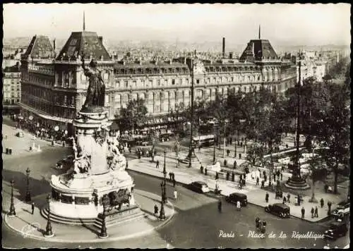 CPA Paris Republic Square - Fotokarte 1964