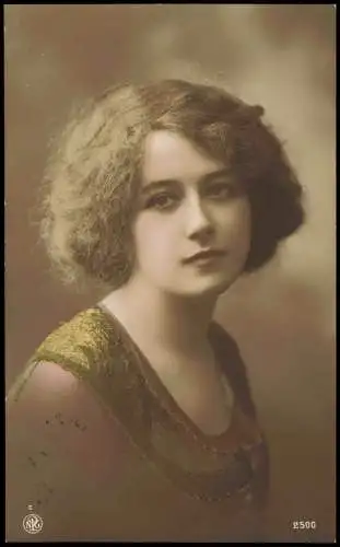 Ansichtskarte  Menschen Soziales Leben: Fotokunst Foto einer jungen Frau 1912