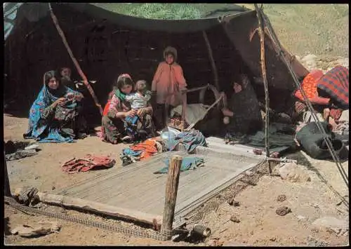 Postcard IRAN Allgemein Bachtiary-Nomaden Typen Trachten 1987