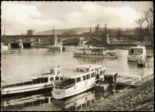 Ansichtskarte Stuttgart Schiffe auf dem Neckar mit Brücke im Hintergrund 1958