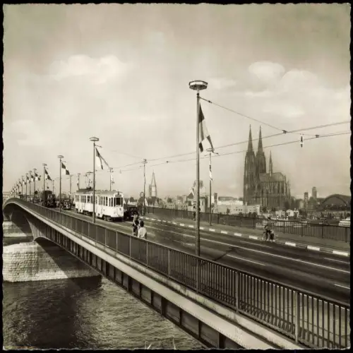 Ansichtskarte Deutz-Köln Düx Deutzer Brücke mit Dom Straßenbahn 1950