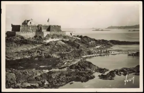 CPA Saint-Malo Le Fort National 1953