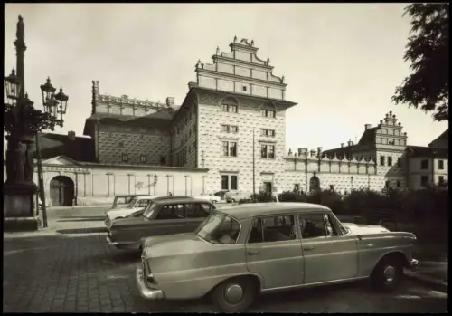 Burgstadt Prag  Hradčany Praha Autos vor dem Schwarzenberg Palais  1971