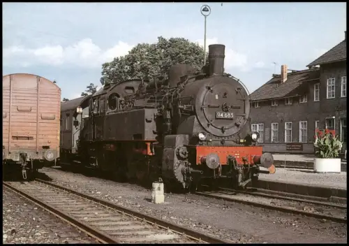 Ansichtskarte Schleusingen Dampflok 94 883 der Rennsteigbahn im Bahnhof 1968