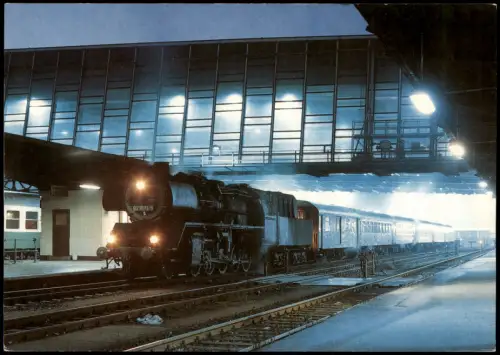 Chemnitz Güterzug-Dampflokomotive 50 3673 mit Personenzug im HBF 1986