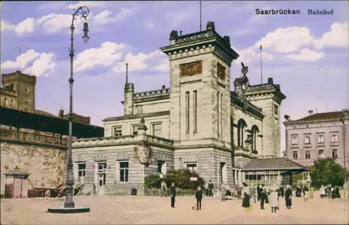 Ansichtskarte Saarbrücken Bahnhof, Kiosk 1915  gel. Feldpost