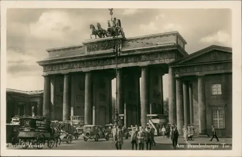 Ansichtskarte Mitte-Berlin Brandenburger Tor Berliner Verkehr. 1937