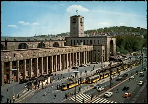 Stuttgart Hauptbahnhof mit Straßenbahnhaltepunkt davor 1967