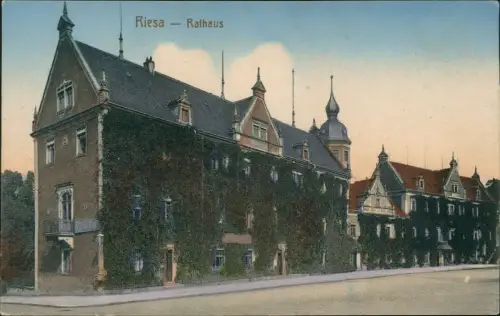 Ansichtskarte Riesa Partie am Rathaus - colorierte AK 1912