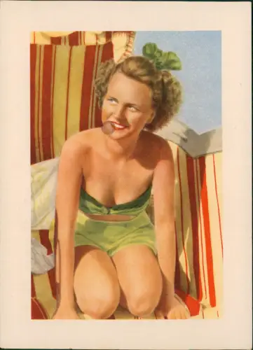 Ansichtskarte  Junge Frau im Bikini in Strandkorb 1945