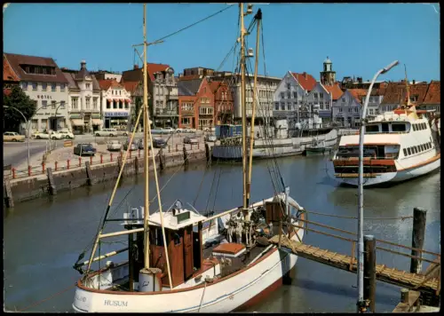 Ansichtskarte Husum Hafen Fahrgastschiff und Fischerboot 1970