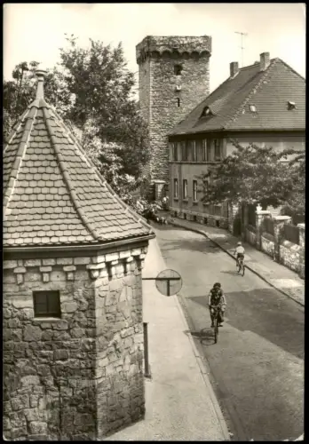 Staßfurt Stassfurt Turmgasse mit Eulenturm zur DDR-Zeit, Fahrradfahrer 1976/1974