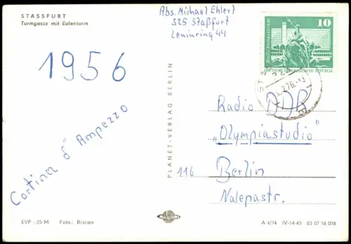 Staßfurt Stassfurt Turmgasse mit Eulenturm zur DDR-Zeit, Fahrradfahrer 1976/1974