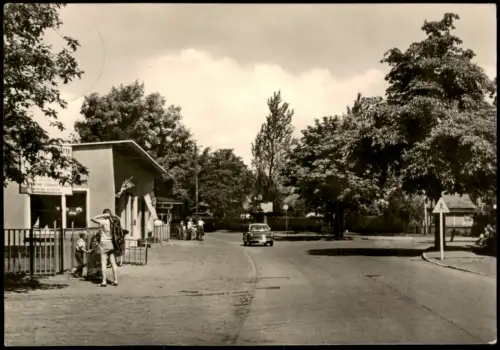 Ansichtskarte Zingst Personen an Lokal Am Fischmarkt zur DDR-Zeit 1971