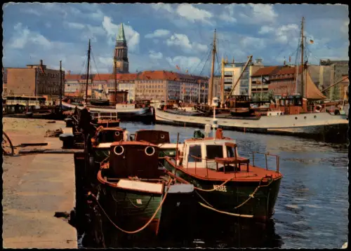 Ansichtskarte Kiel Schiffe, Hafenpartie und Rathaus 1960