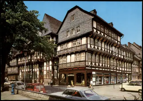 Goslar Marktstraße, Geschäft, Fachwerk, Autos u.a. VW Käfer 1980