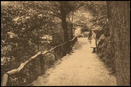Ansichtskarte Mittweida Frau im Stadtpark 1921