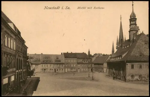 Ansichtskarte Neustadt (Sachsen) Markt, Rathaus und Geschäfte 1920