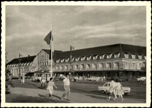 Ansichtskarte Karlsruhe Bahnhof (Hauptbahnhof) Straßenbahn 1956
