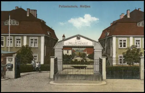 Ansichtskarte Meißen Eingang Polizeischule Polizisten 1927