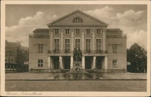 Ansichtskarte Weimar Deutsches Nationaltheater, Goethe Schiller Denkmal 1930