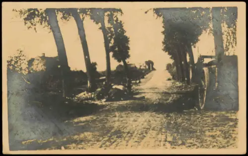 Ak Militär Propaganda 1.WK Erster Weltkrieg Straße 1918  Feldpoststempel