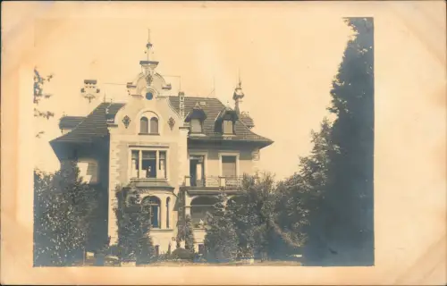 Villa Architektur, Personen am Fenster, Ziergiebel 1905 Privatfoto