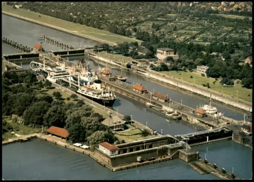 Brunsbüttel Brunsbüttelkoog Koogstraße und Schleuse (Luftaufnahme, Schiffe) 1970