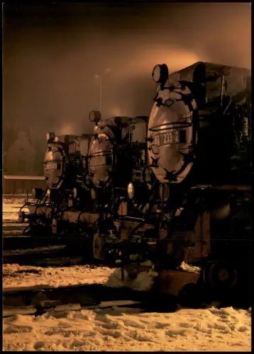 Wernigerode Dampflokomotiven   Harzer Schmalspurbahnen vor dem Lokschuppen 2000