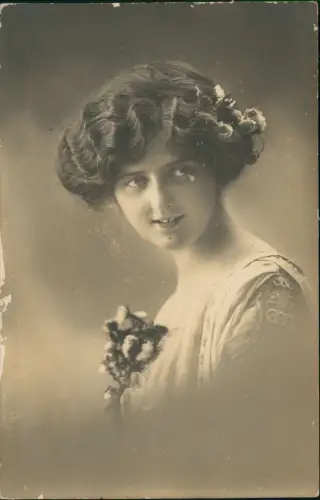 Ansichtskarte  Schöne Frau Fotokunst 1917  gel. Feldpost Uhingen