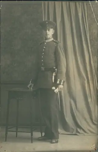 Ansichtskarte  Atelierfoto junger Soldat WK1 Militaria Foto: Stuttgart 1916