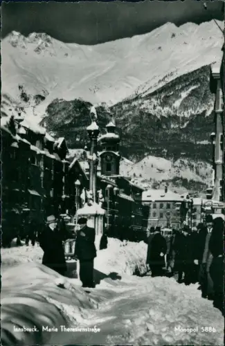Ansichtskarte Innsbruck Maria Theresienstraße verschneit belebt Winter 1952