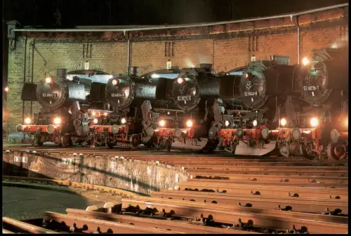 Hilbersdorf-Chemnitz Dampflokomotiven der Baureihe 52 im Lokschuppen 2002