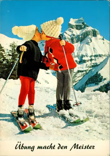 Ansichtskarte .Schweiz Schweiz küssende Kinder auf Ski Künstlerkarte 1983