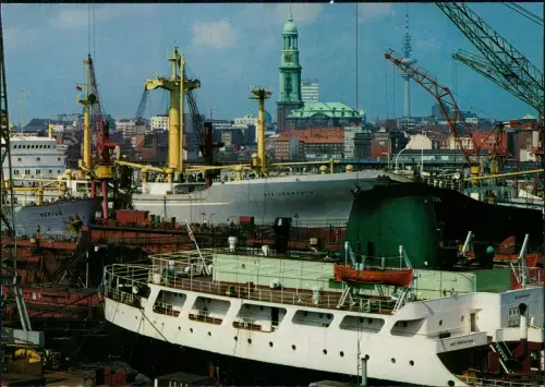Hamburg Hafen mit St. Michaeliskirche, Frachtschiff STELLENBOSCH 1970