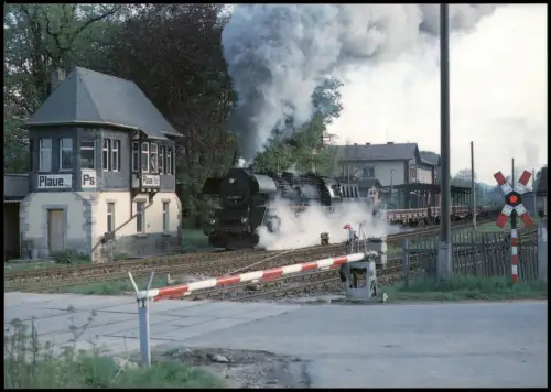 Plaue (Ilm-Kreis) 50 3688 der Deutschen Reichsbahn (Ost) im Bahnhof 2000