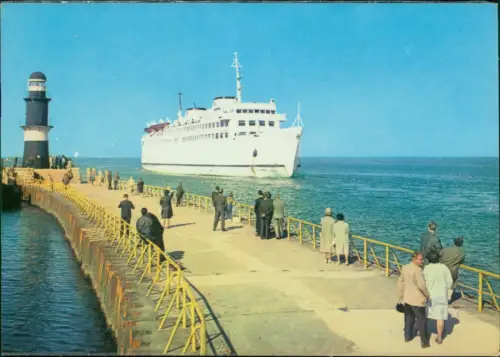 Warnemünde-Rostock Einfahrt des MS Warnemünde Schiff Fähre 1968