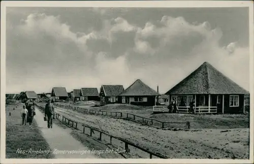 Postkaart Nes Ameland Zomerwoningen langs het duin. 1932