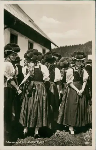 Gutach (Schwarzwaldbahn) Schwarzwald Gutacher Tracht Frauen Fotokarte 1935