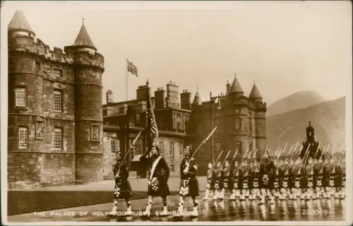 Postcard Edinburg Dùn Èideann Parade vor dem Schloß 1958