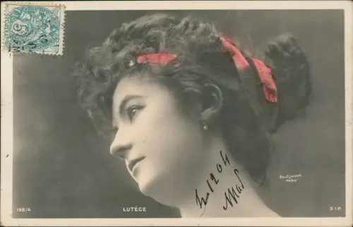 Ansichtskarte  Schöne Frau rotes Band im Haar Fotokunst Lutece 1908