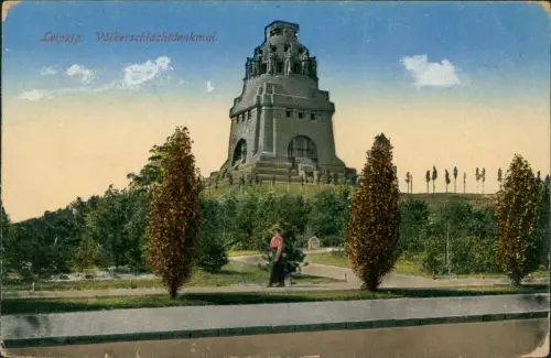 Ansichtskarte Leipzig Frau in den Anlagen Völkerschlachtdenkmal 1917