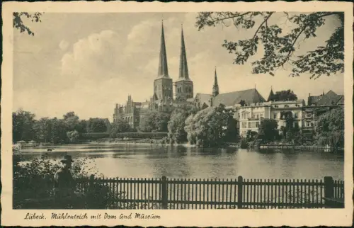Ansichtskarte Lübeck Mühlenteich mit Dom und Museum 1944