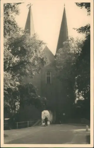 Postkaart Zierikzee Nobelpoort Radfahrer 1940